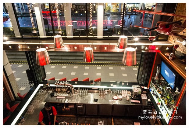 Gurney Paragon: T.G.I Fridays