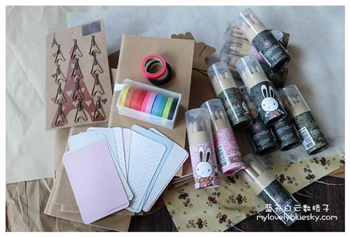 空白牛皮纸笔记本和惊叹兔12色绘图彩色笔