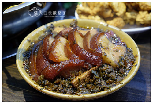 中国贵阳美食：凯里苗岭酸汤鱼